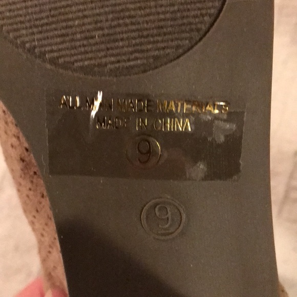 Women’s Nature Breeze Beige Dot-Accent Peep-Toe Faux Suede 3” Heel Bootie Size 9 - Picture 7 of 10